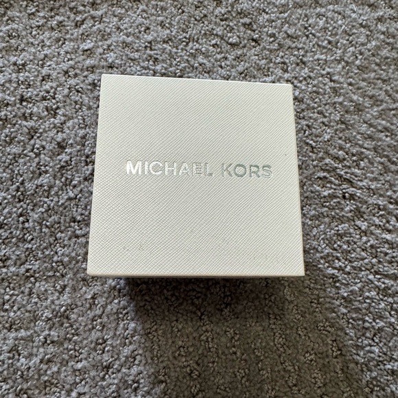 Michael Kors stainless steel watch in rose gold - Picture 6 of 6